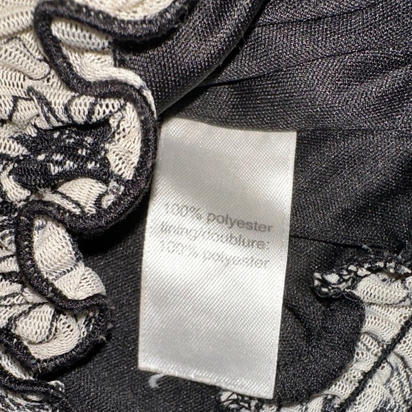 Maurices Black and White Floral Top with beaded neckline size small - Picture 5 of 6